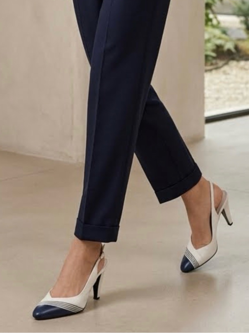 Bruno MAGLI 7.5 White & Navy Pinstripe Slingback Pumps Vintage